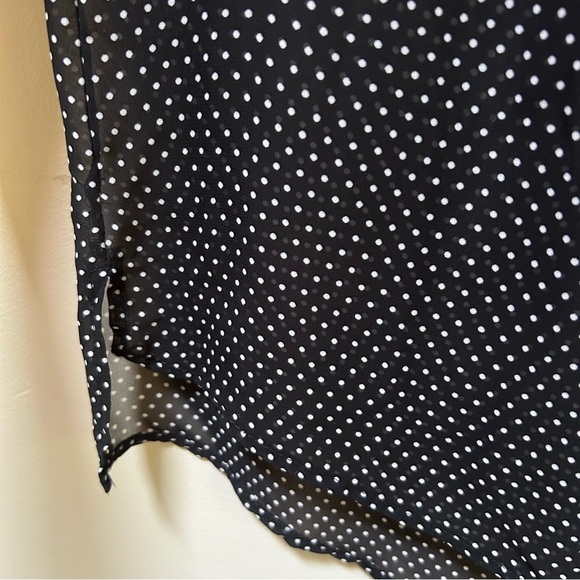 Free People ~ Sleeveless Flowy Black Polka Dot Tie-Bow Blouse in size Medium - Picture 3 of 10